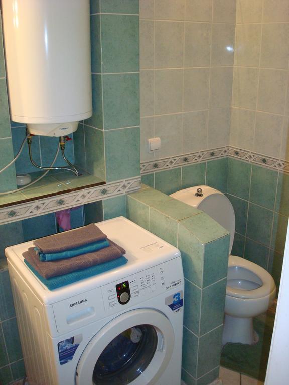 Apartment On Privokzalnaya 2/1 วินนิตซา ภายนอก รูปภาพ
