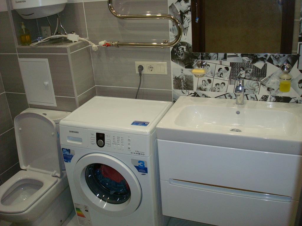 Apartment On Privokzalnaya 2/1 วินนิตซา ภายนอก รูปภาพ